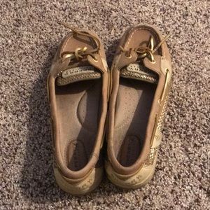 💛Gold Sperrys!!!!💛